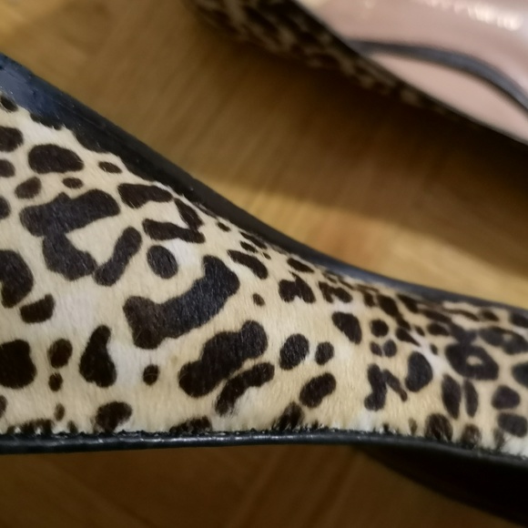 Vince Camuto Signature leopard flats - Picture 2 of 4